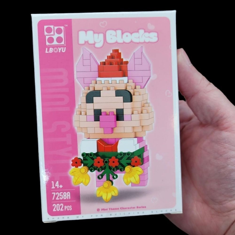 Brand New Winnie The Pooh Piglet Christmas Bricks Lego Figure